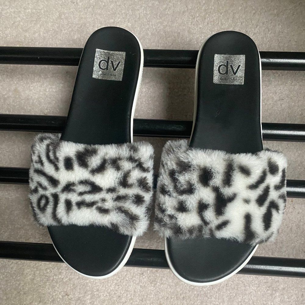DOLCE VITA Women Jinah Plush Sandals - NEW NWOB
